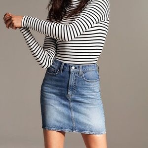 Aritzia Denim Forum Bella Pencil Skirt SZ 26 mini